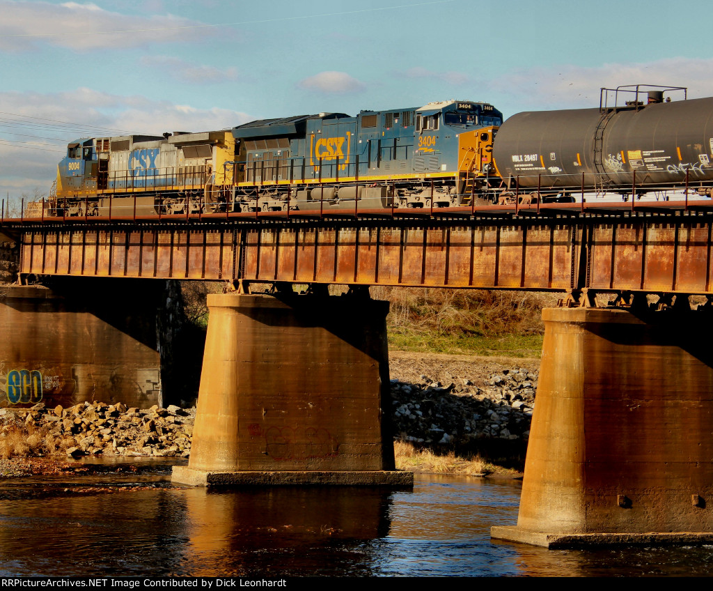 CSX 9004 and 3404